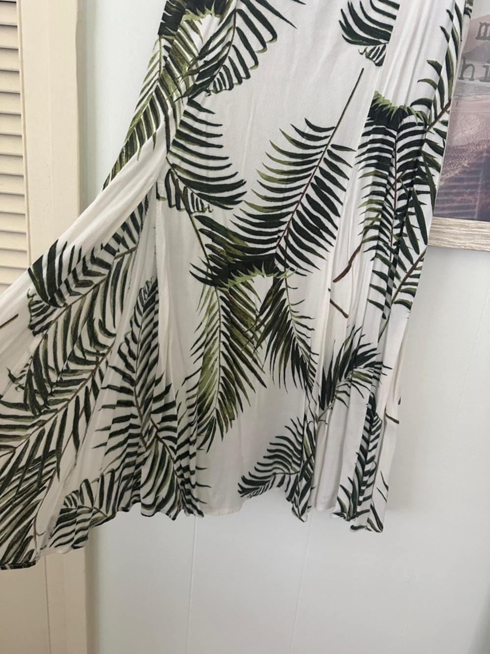 Size 6 H&M Palm Leaf Midi A-Line Skirt with Front Slit - Picture 3 of 6